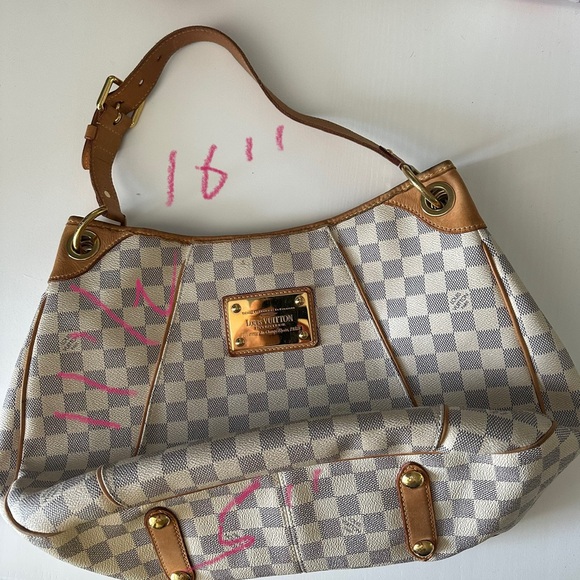 Authentic Louis Vuitton handbag. - Picture 7 of 7